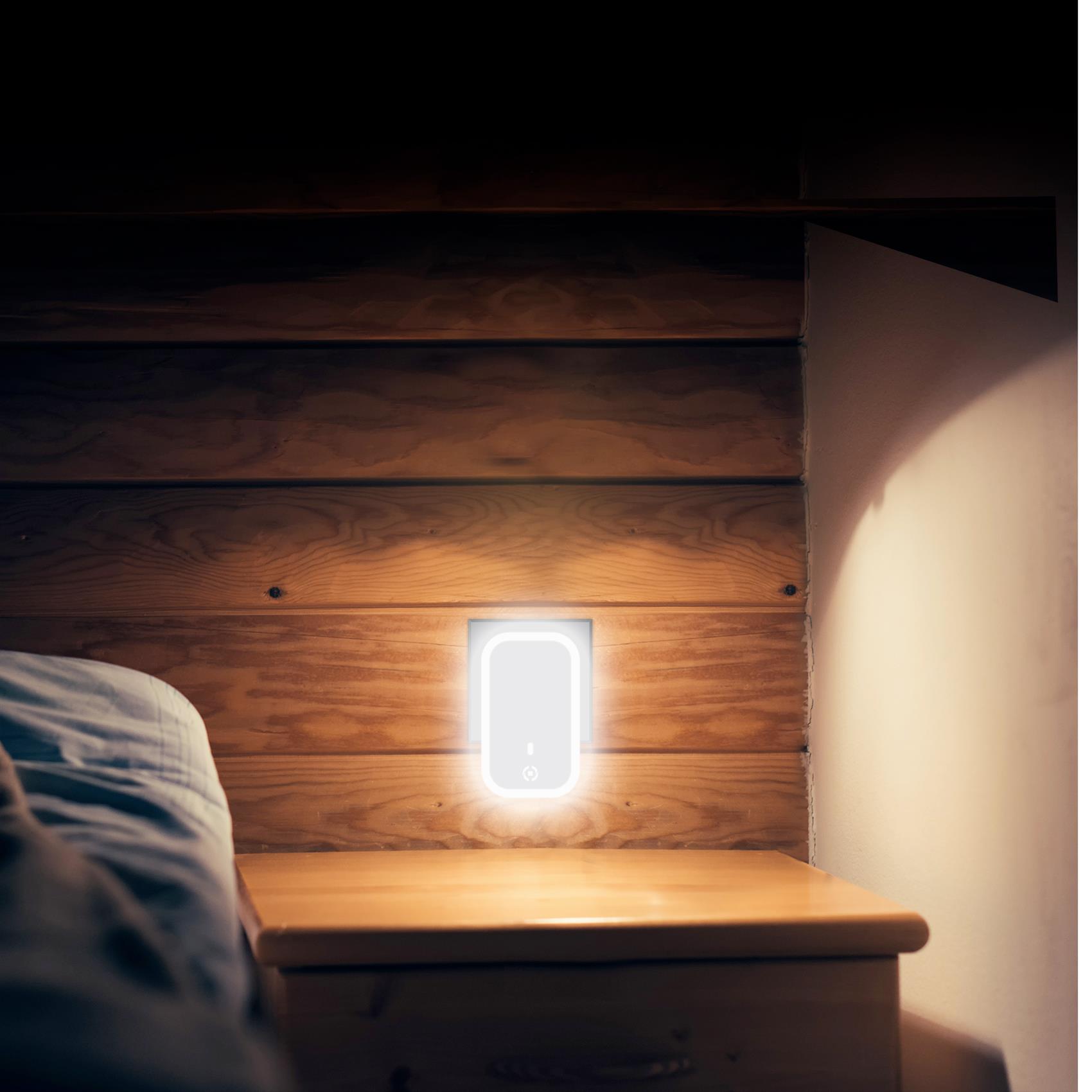 Caricabatteria Celly 12W + 2 porte USB con night light white TC2USBLEDWH